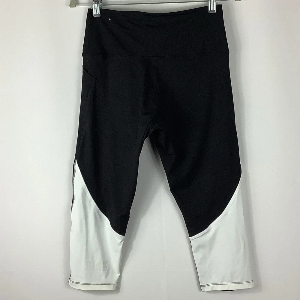 Pink Victoria's Secret Ultimate Crop Legging - Picture 2 of 6